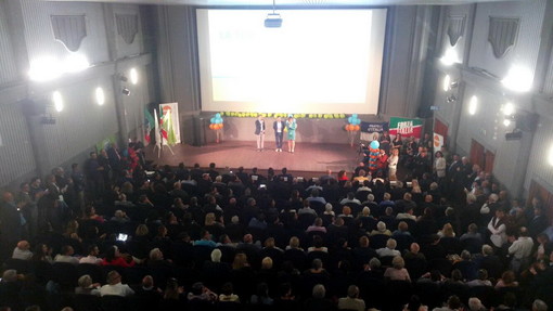 Imperia: bagno di folla per Luca Lanteri, in 550 alla presentazione con l'ex Ministro Gelmini. Toti "Dagli altri il nulla che si accompagna all'arroganza" (Foto e Video)