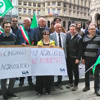 Danni ungulati, presidente Piana (Lega) in piazza con gli agricoltori: “Loro protesta è atto di legittima difesa” Danni ungulati, presidente Piana (Lega) in piazza con gli agricoltori: “Loro protesta è atto di legittima difesa”