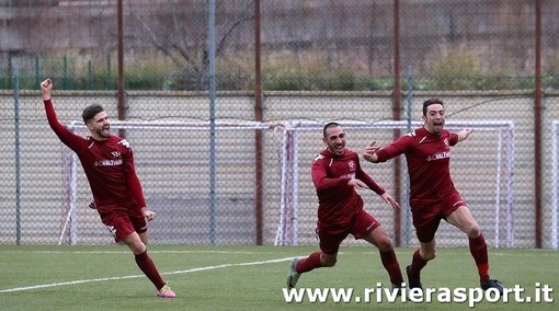 Ventimiglia Calcio, il saluto a bomber Paolo Lamberti passato all'Ospedaletti Ventimiglia Calcio, il saluto a bomber Paolo Lamberti passato all'Ospedaletti