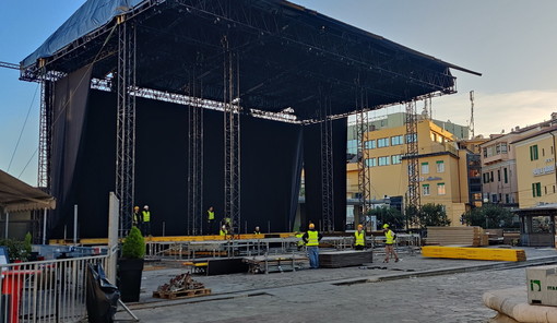 Festival di Sanremo 2023: annuncio di Amadeus, ecco quali saranno gli ospiti del palco di piazza Colombo