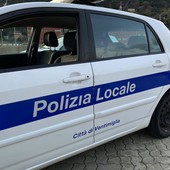 Ventimiglia, chiuse quattro barberie abusive e sei persone denunciate dalla Polizia Locale Ventimiglia, chiuse quattro barberie abusive e sei persone denunciate dalla Polizia Locale