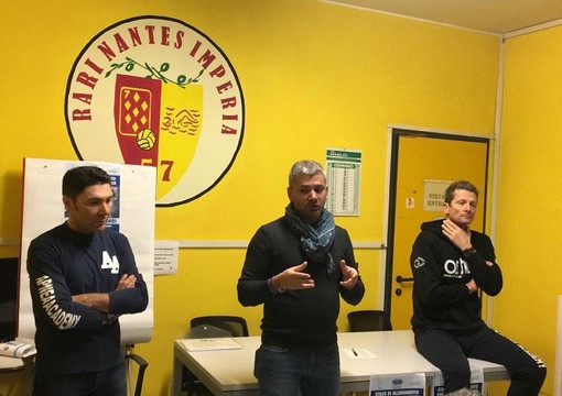 Sport acquatici. Alla Piscina Felice Cascione di Imperia è arrivato Umberto Pelizzari Sport acquatici. Alla Piscina Felice Cascione di Imperia è arrivato Umberto Pelizzari