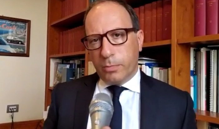 Coronavirus: il direttore di Confindustria mette in guardia sui rischi per le imprese "Si riattivi la cassa integrazione per il settore turistico" (video)