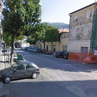 Taggia: una zampa di maiale appesa all'ingresso del centro islamico, intervento della Municipale Taggia: una zampa di maiale appesa all'ingresso del centro islamico, intervento della Municipale