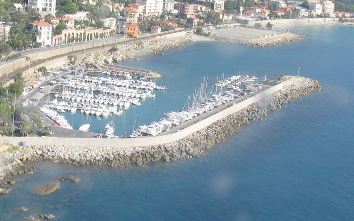 Niente animali in auto e no a camper al Porto di Bordighera: ormeggio non rientra in vendita barca, le novità del regolamento