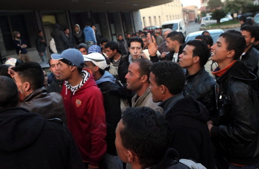 Ventimiglia: da oltre un mese l'emergenza migranti "Chapeaux pur la Croix Rouge"