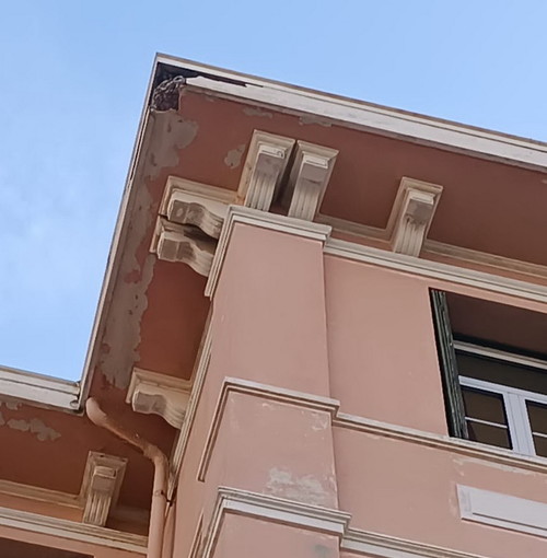 Ventimiglia: manutenzione dei plessi scolastici, denuncia del circolo del Partito Democratico frontaliero (Foto) Ventimiglia: manutenzione dei plessi scolastici, denuncia del circolo del Partito Democratico frontaliero (Foto)