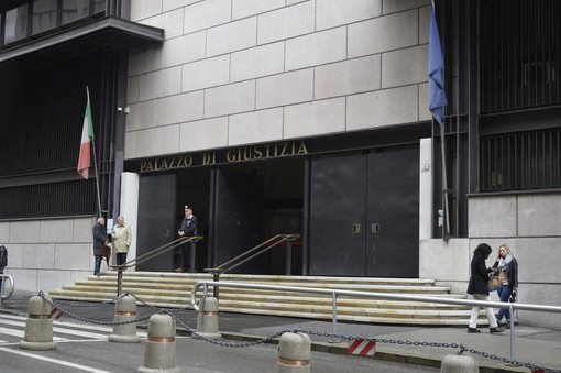 Concessi i domiciliari al diciassettenne accusato di violenza sessuale su una diciottenne conosciuta in discoteca Concessi i domiciliari al diciassettenne accusato di violenza sessuale su una diciottenne conosciuta in discoteca