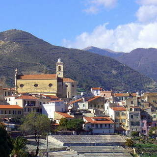 Sanremo: via Grossi Bianchi a Poggio, dopo le segnalazioni arrivano i ringraziamenti "Grazie al Comune e al geometra Le Rose" Sanremo: via Grossi Bianchi a Poggio, dopo le segnalazioni arrivano i ringraziamenti "Grazie al Comune e al geometra Le Rose"