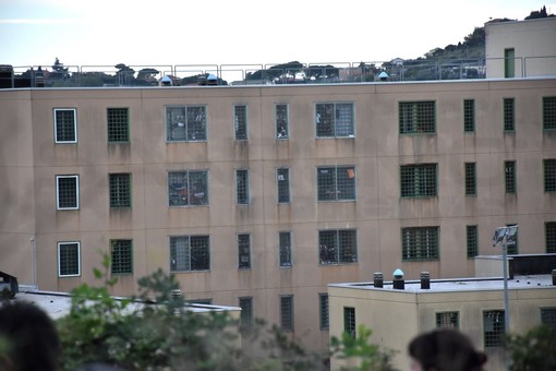 Sanremo: ennesima aggressione in carcere, agente picchiato brutalmente da un detenuto che voleva uscire dalla cella