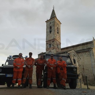 Imperia: da oggi la Protezione Civile ha un'arma in più contro gli incendi, una autobotte restaurata (Foto)