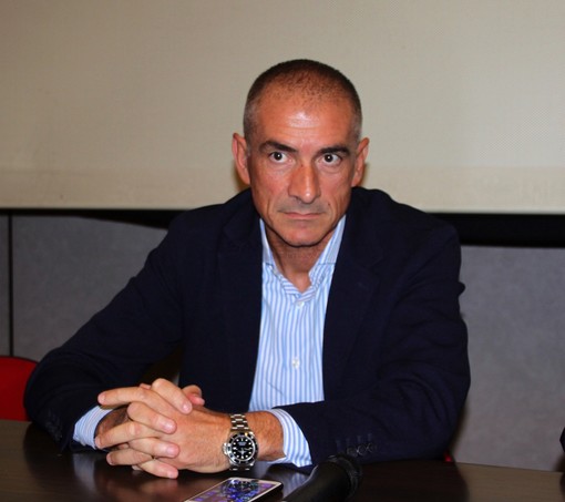 Domani pomeriggio a Sanremo ed Imperia il presidente di Liguria Popolare Andrea Costa per gli auguri di Natale Domani pomeriggio a Sanremo ed Imperia il presidente di Liguria Popolare Andrea Costa per gli auguri di Natale