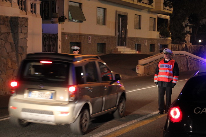 Weekend tra liti, armi, droga e incidenti: il bilancio dei controlli dei carabinieri Weekend tra liti, armi, droga e incidenti: il bilancio dei controlli dei carabinieri