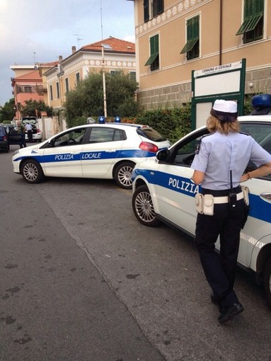 Semina il panico al parco "Le Caravelle": 25enne bordigotto arrestato dalla Polizia Locale di Ceriale Semina il panico al parco "Le Caravelle": 25enne bordigotto arrestato dalla Polizia Locale di Ceriale