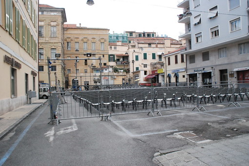 Sanremo: piazza Borea D'Olmo, il Civ paga l'aiuola ma forse serve l'ok della soprintendenza Sanremo: piazza Borea D'Olmo, il Civ paga l'aiuola ma forse serve l'ok della soprintendenza