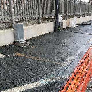 Bordighera, proseguono i lavori per realizzare la pista ciclabile: cambia la viabilità sul lungomare (Foto) Bordighera, proseguono i lavori per realizzare la pista ciclabile: cambia la viabilità sul lungomare (Foto)