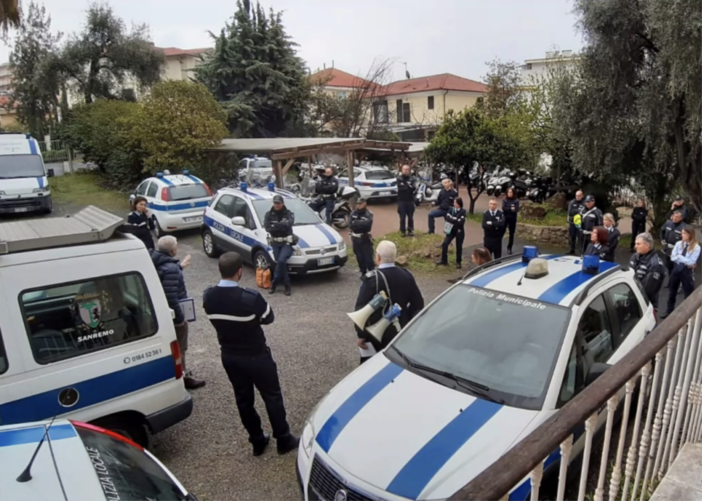 I controlli della Polizia Municipale al casello di Sanremo I controlli della Polizia Municipale al casello di Sanremo