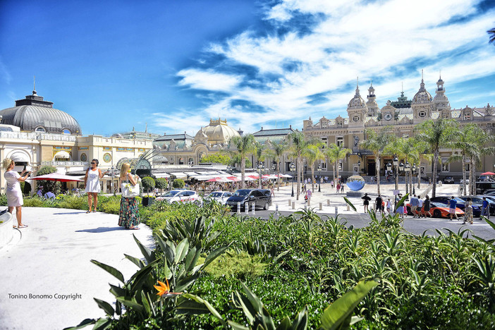 Monaco: il Covid fa rischiare il licenziamento a 200 dipendenti della Sbm, sindacati al lavoro per ridurre il numero Monaco: il Covid fa rischiare il licenziamento a 200 dipendenti della Sbm, sindacati al lavoro per ridurre il numero