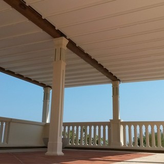 I principali rimedi per proteggere la tua casa sia all'esterno che all'interno: tra le soluzioni di Polistende anche le pergole bioclimatiche