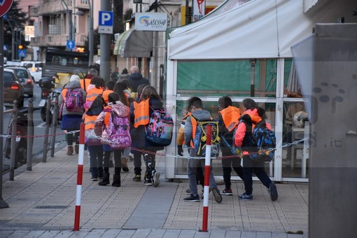 Sanremo: al via questa mattina il progetto 'Pedibus', un centinaio i bambini partecipanti (Foto)