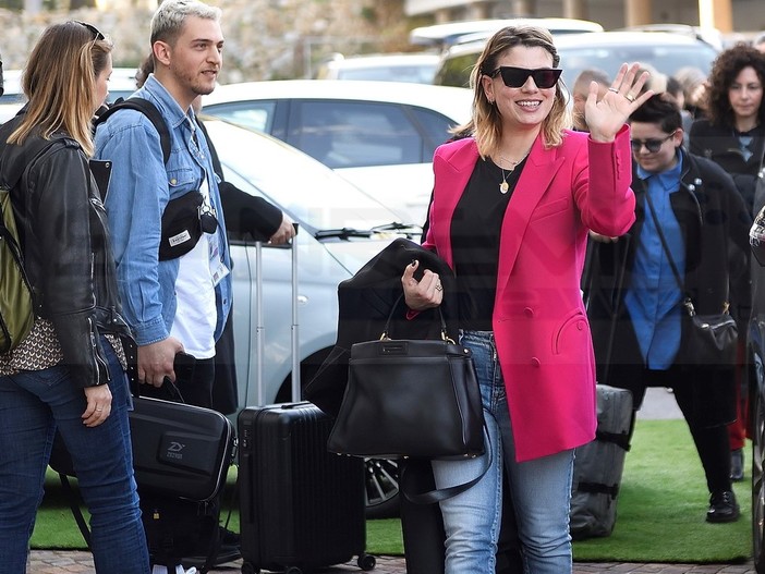 #Sanremo2020: Emma superstar anche durante il 'pre Festival', ecco le foto insieme al cast di Muccino
