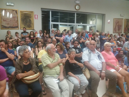 Ventimiglia: aula strapiena questa sera in Consiglio comunale per seguire la discussione sui migranti