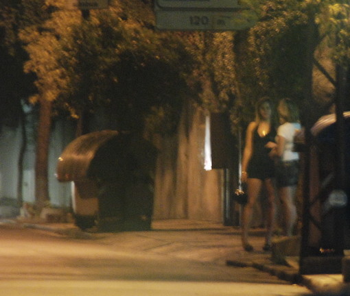 Sanremo: prostituzione in strada, lettrice &quot;Le 'lucciole' non sono così indifese come sembrano!&quot;