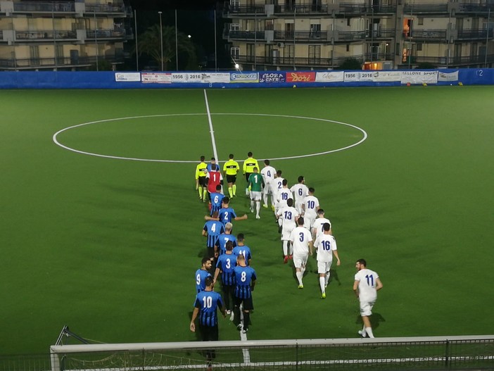 Calcio. Coppa Italia di Eccellenza, il Pietra sorprende l'Imperia: al "De Vincenzi" decide Bottino Calcio. Coppa Italia di Eccellenza, il Pietra sorprende l'Imperia: al "De Vincenzi" decide Bottino