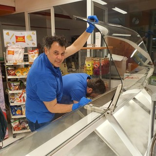 Ventimiglia: importante lavoro di pulizia dei locali e degli impianti per la 'Pasta Fresca Morena' (Foto)