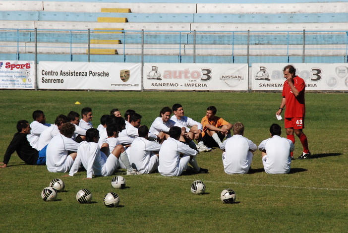 Calcio: Sanremese, ecco il primo allenamento con Vincenzo Chiarenza Calcio: Sanremese, ecco il primo allenamento con Vincenzo Chiarenza