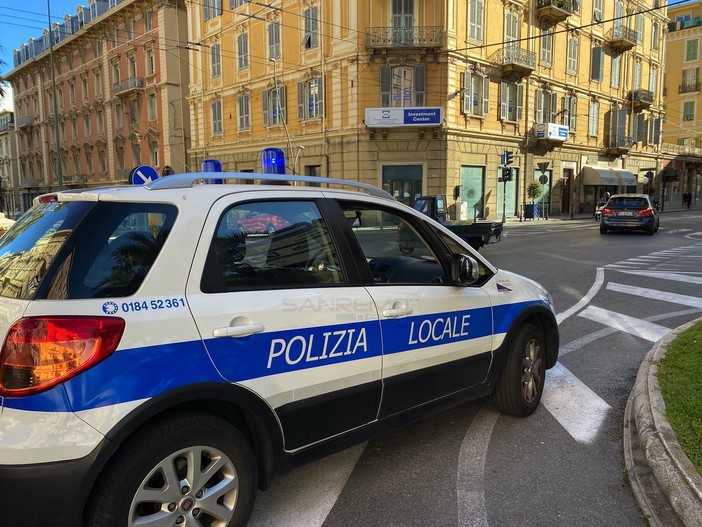 Sanremo: altri due agenti della Polizia Municipale positivi al covid-19, ora sono quattro in isolamento Sanremo: altri due agenti della Polizia Municipale positivi al covid-19, ora sono quattro in isolamento