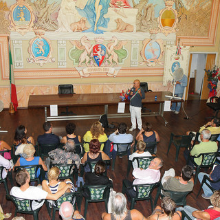 Diano Marina: spostato nella sala consiliare per il temporale lo spettacolo di Cevoli e Pizzocchi