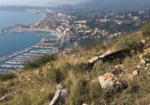 Ventimiglia: cadavere in stato di decomposizione trovato al passo della morte, domani il recupero Ventimiglia: cadavere in stato di decomposizione trovato al passo della morte, domani il recupero