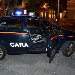 Sanremo: due ordini di carcerazione sul capo ma gioca a calcetto, per sua sfortuna arbitra un... carabiniere Sanremo: due ordini di carcerazione sul capo ma gioca a calcetto, per sua sfortuna arbitra un... carabiniere