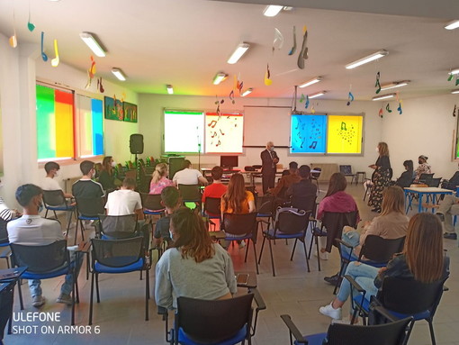 Ventimiglia: la classe 3a A dell'istituto 'Marco Polo' premiata per il concorso 'Agende Rosse 2021' Ventimiglia: la classe 3a A dell'istituto 'Marco Polo' premiata per il concorso 'Agende Rosse 2021'