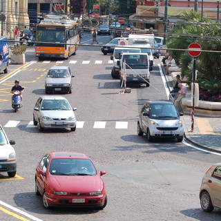 Sanremo: 99mila euro per i lavori di piazza Colombo per arredo urbano e pavimentazione