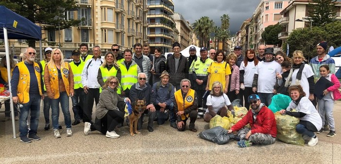 Pulizia delle Spiagge in tutta la provincia: 432 volontari hanno lavorato stamattina (Foto e Video) Pulizia delle Spiagge in tutta la provincia: 432 volontari hanno lavorato stamattina (Foto e Video)
