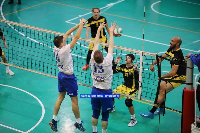 Pallavolo: doppia vittoria per le formazioni maschile e femminile della Grafiche Amadeo Sanremo
