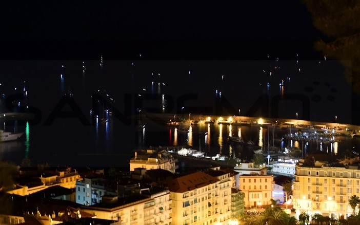 Sanremo: rotta su St. Tropez, ecco lo spettacolo della partenza notturna. Stanotte al via la 'Giraglia' (Foto) Sanremo: rotta su St. Tropez, ecco lo spettacolo della partenza notturna. Stanotte al via la 'Giraglia' (Foto)