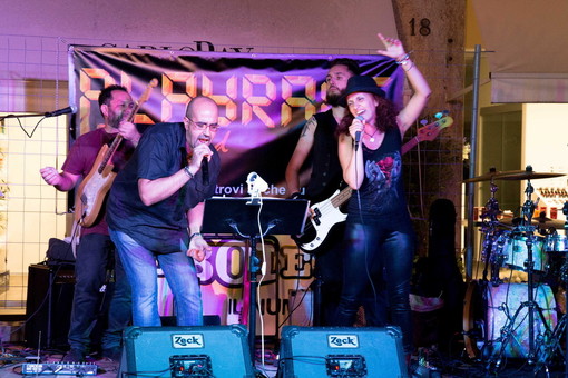 Ventimiglia: questa sera, musica live della Playrace Rock Band all’Oblò bar alla Marina S. Giuseppe Ventimiglia: questa sera, musica live della Playrace Rock Band all’Oblò bar alla Marina S. Giuseppe