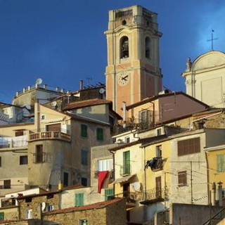 Perinaldo avrà la sua scuola estiva: martedì prossimo riunione in Comune ma il Sindaco è pronto a intervenire