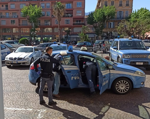 Si spaccia per dentista ma in realtà era dedito a  truffe: ricercato dal 2017 arrestato a Ventimiglia dalla Polizia