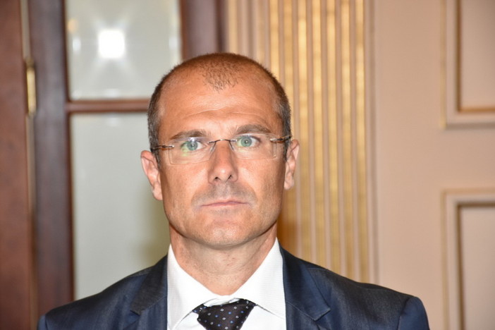 Sanremo: 'gavettoni' di acqua e urina sul 'Pili Bar', lo sdegno dell'Assessore al Turismo Alessandro Sindoni