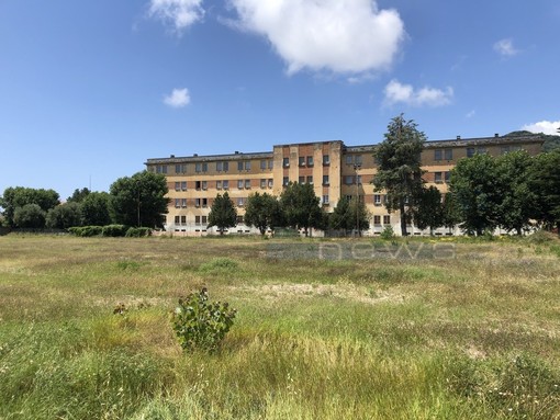 Riscaldamenti non funzionanti, protesta degli studenti del Cristoforo Colombo alle ex Caserme Revelli