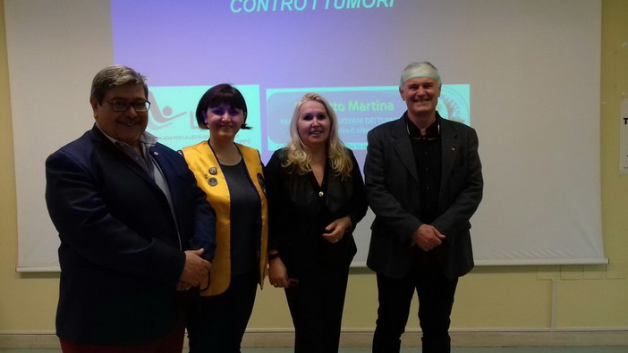 Bordighera: questa mattina all'Istituto 'Montale' l'incontro del Lions 'Otto Luoghi' per il 'Progetto Martina' Bordighera: questa mattina all'Istituto 'Montale' l'incontro del Lions 'Otto Luoghi' per il 'Progetto Martina'