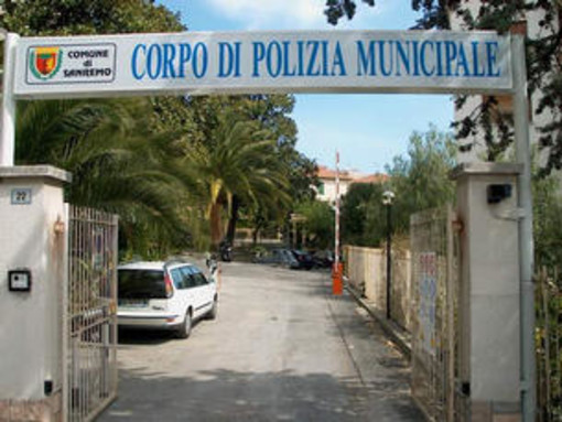 Regione: tutela dei diritti per le persone disabili, consegnato elogio anche a due agenti della Polizia Municipale di Sanremo
