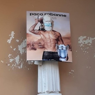 Camporosso: deturpata con un manifesto e una mascherina la statua del Padre Santo (Foto)
