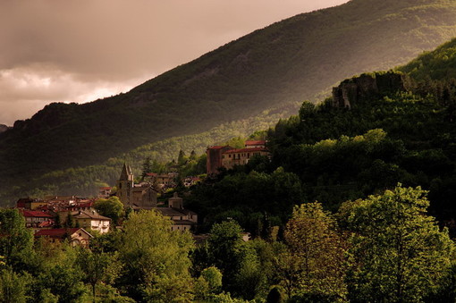 Primo appuntamento con la mostra mercato dell'antiquariato nell’ antico borgo di Ormea (CN) in Alta Val Tanaro