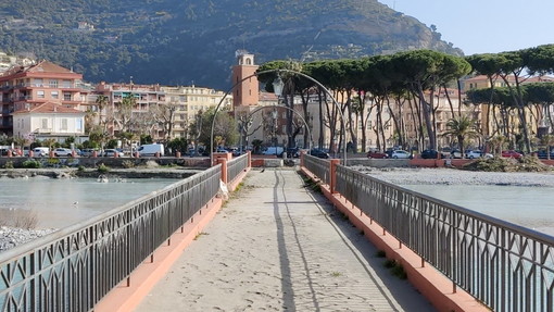 Ventimiglia: partita la procedura per la nuova passerella sul Roya, il Sindaco &quot;Speriamo di vederla per l'estate 2022&quot; (Video)