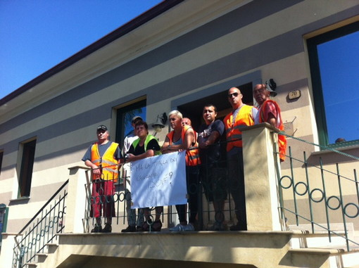 Imperia: i sindacati chiedono che la mancata assunzione dei dipendenti Ottagono rientrino nella risoluzione del contratto TraDeCo Imperia: i sindacati chiedono che la mancata assunzione dei dipendenti Ottagono rientrino nella risoluzione del contratto TraDeCo